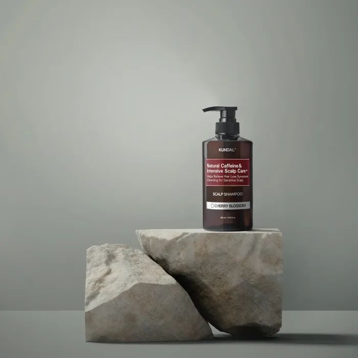 Шампунь Kundal Natural Caffeine & Intensive Scalp Care Shampoo Cherry Blossom 500 мл (8809568745772) изображение 3