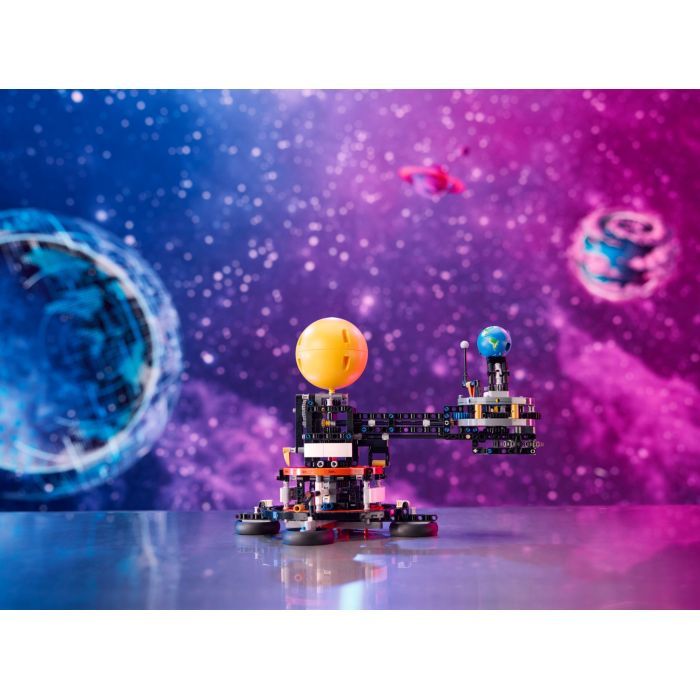 Конструктор LEGO Technic Земля та Місяць на орбіті 526 деталей (42179) зображення 11
