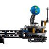 Конструктор LEGO Technic Земля та Місяць на орбіті 526 деталей (42179) зображення 4