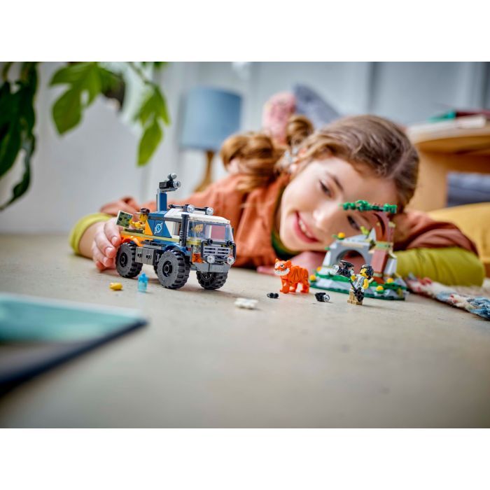 Конструктор LEGO City Внедорожник для исследования джунглей (60426) изображение 7