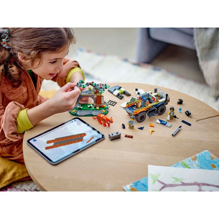 Конструктор LEGO City Внедорожник для исследования джунглей (60426) изображение 8