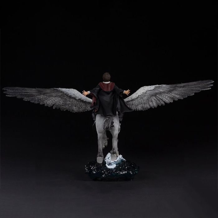 Статуэтка Iron Studios Harry Potter Harry Potter and Buckbeak (WBHPM41021-10) изображение 3