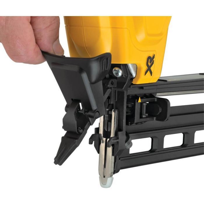 Гвоздезабиватель DeWALT 18В XR , диаметр/длина гвоздя 1.6/32-64мм (без АКБ и ЗУ) (DCN662N) изображение 3