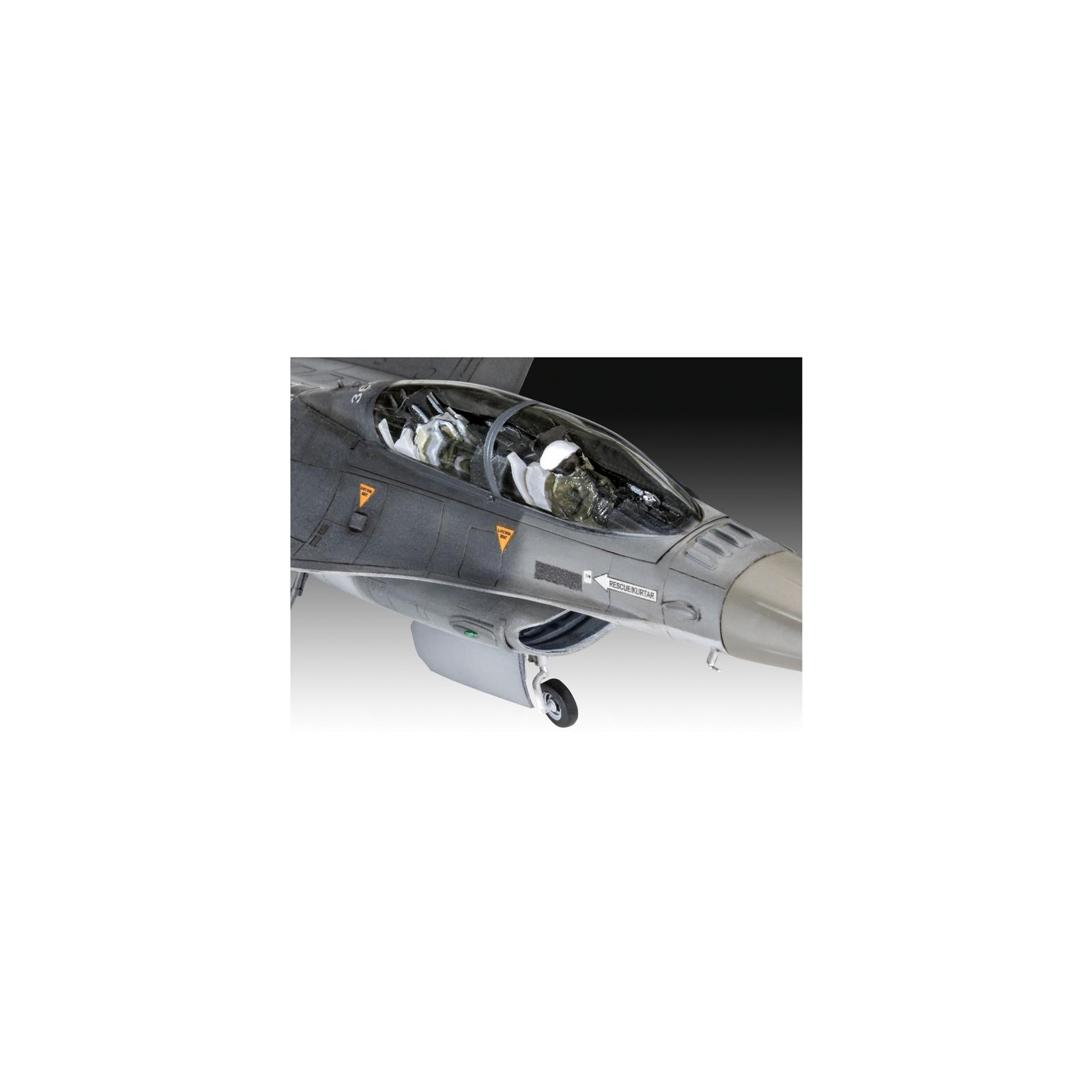 Збірна модель Revell Літак F-16D Tigermeet 2014 рівень 4, 1:72 (RVL-03844) зображення 5