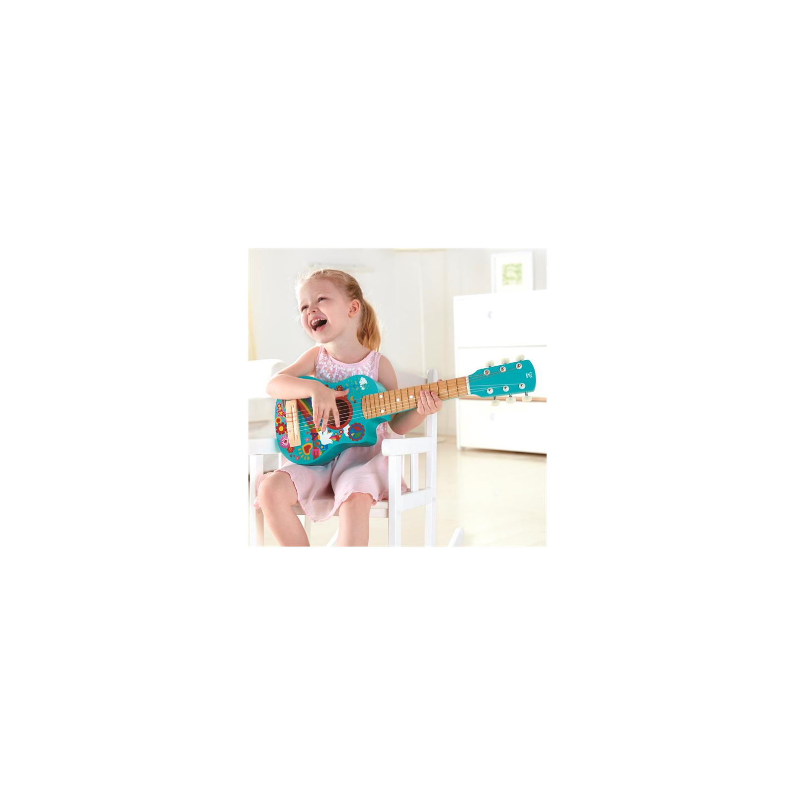Музыкальная игрушка Hape Детская гитара Энергия цветов (E0600)