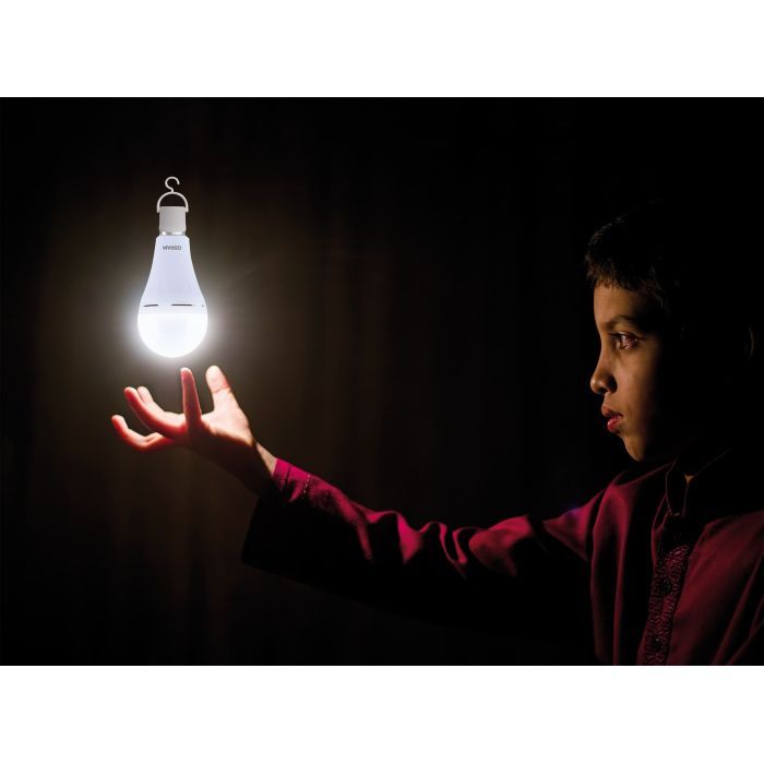 Лампочка Osram LED E27 8Вт 806Лм 2700К A60 акумуляторна (4099854190087) изображение 6