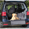 Килимок для тварин Trixie захисний в багажник 1.64х1.25 м Чорний (4011905013145) зображення 2