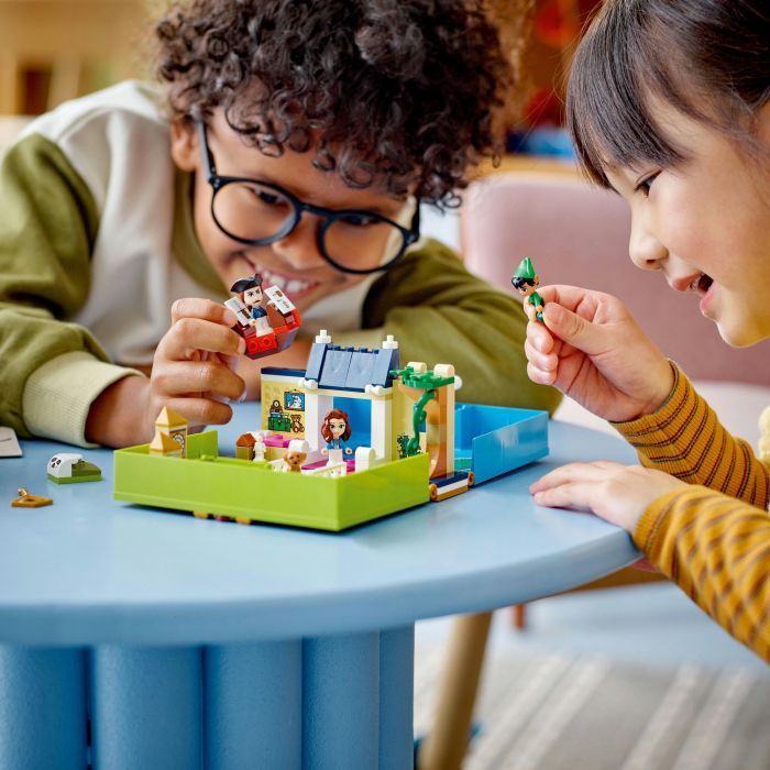 Конструктор LEGO Disney Classic Книга приключений Питера Пена и Венди 111 деталей (43220) изображение 6