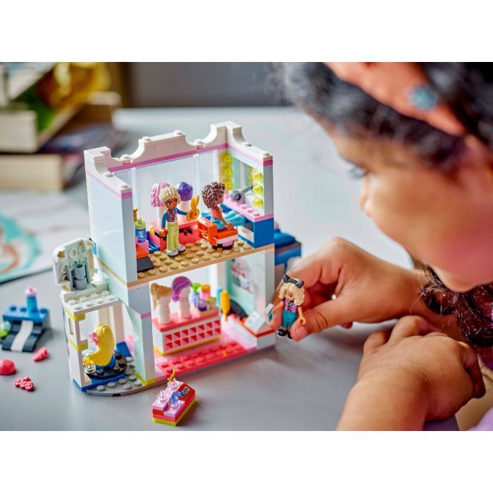 Конструктор LEGO Friends Парикмахерская и магазин аксессуаров (42662) изображение 12