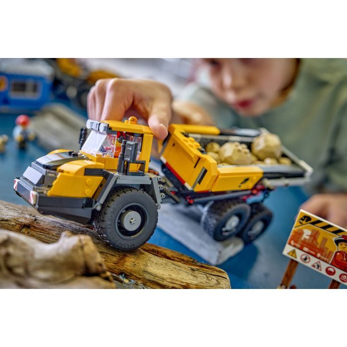 Конструктор LEGO City Самосвал и фронтальный ковшовой погрузчик (60494) изображение 10